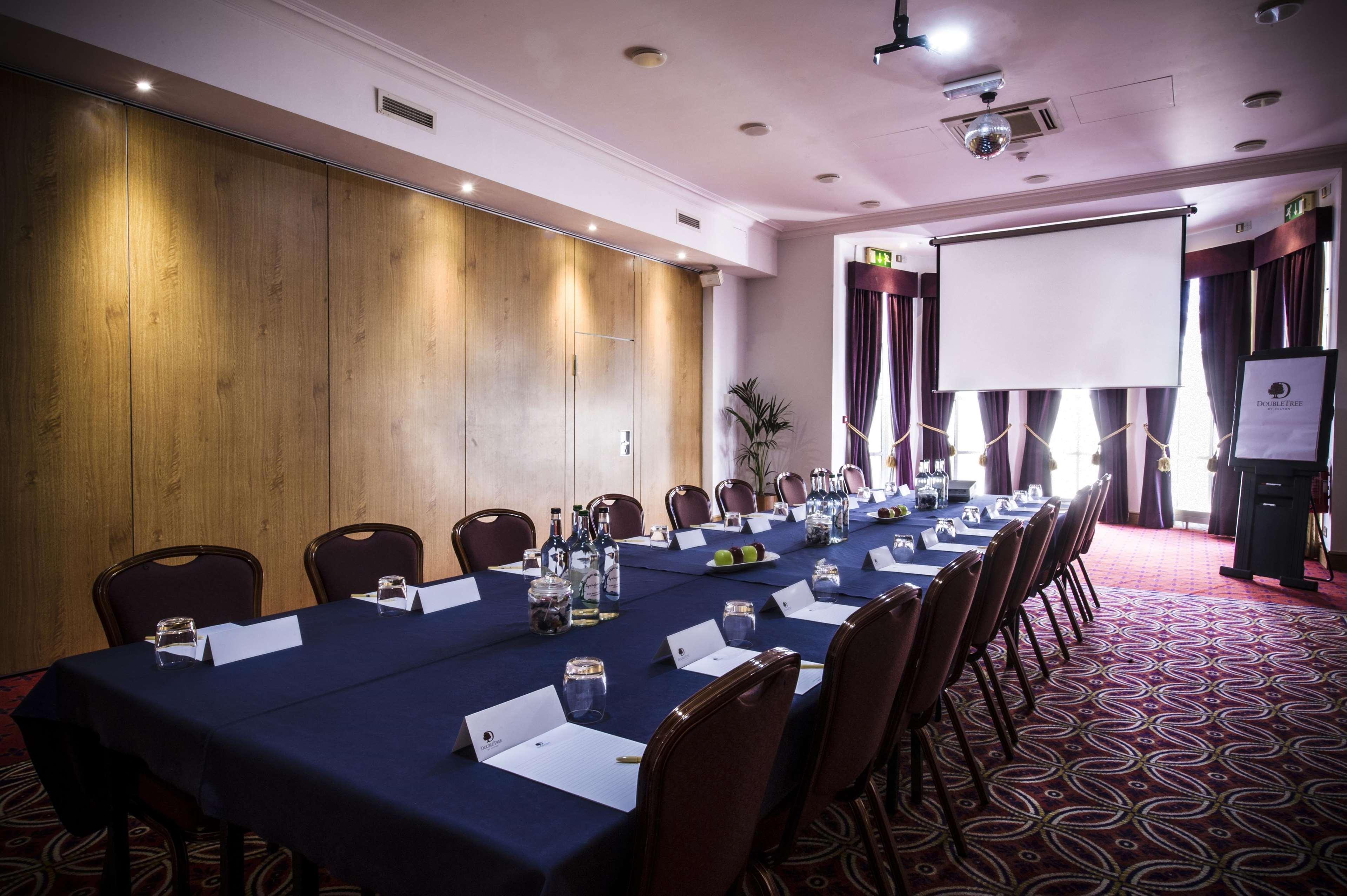Doubletree By Hilton Cheltenham-Cotswolds Экстерьер фото
