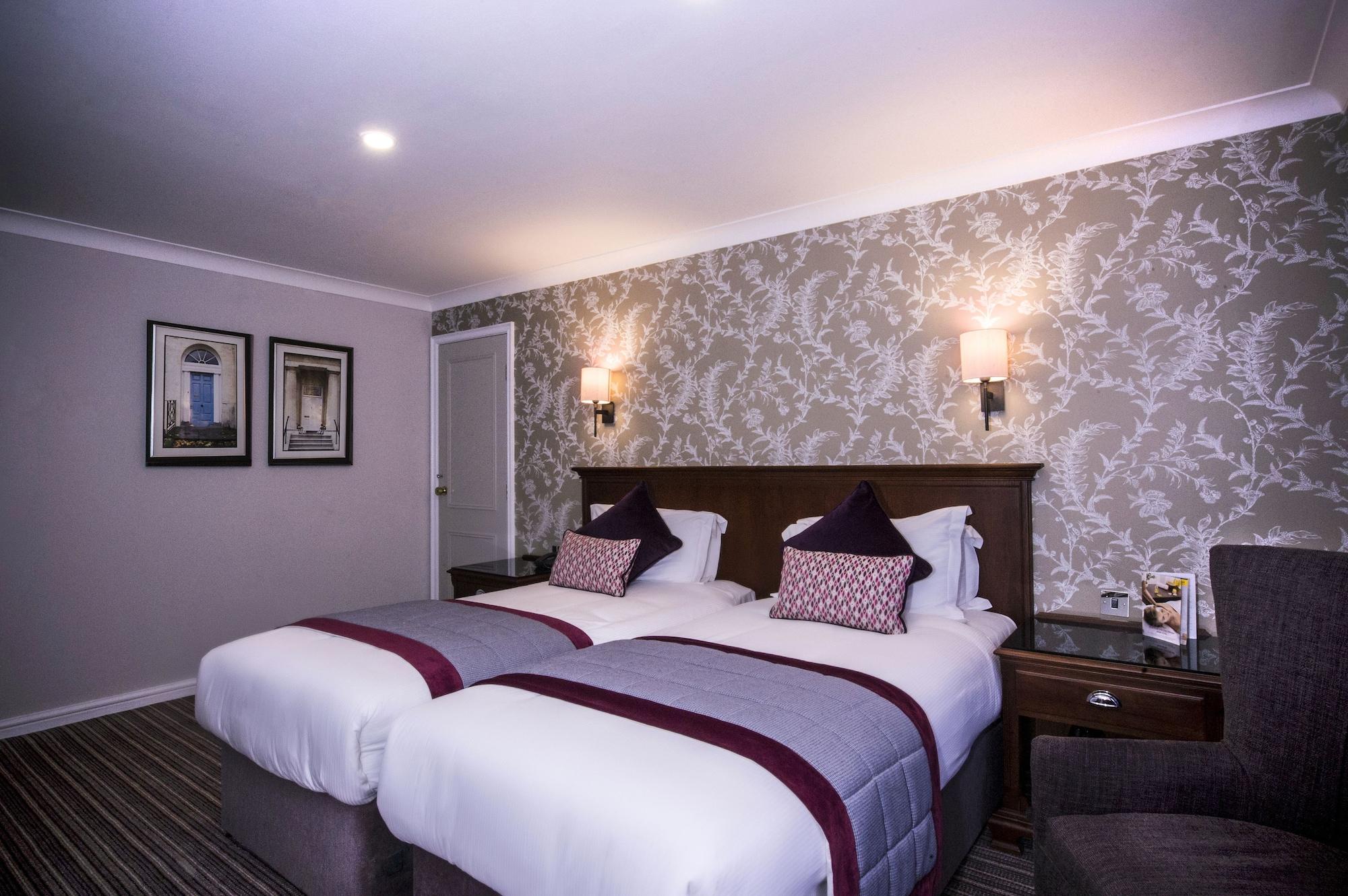 Doubletree By Hilton Cheltenham-Cotswolds Экстерьер фото