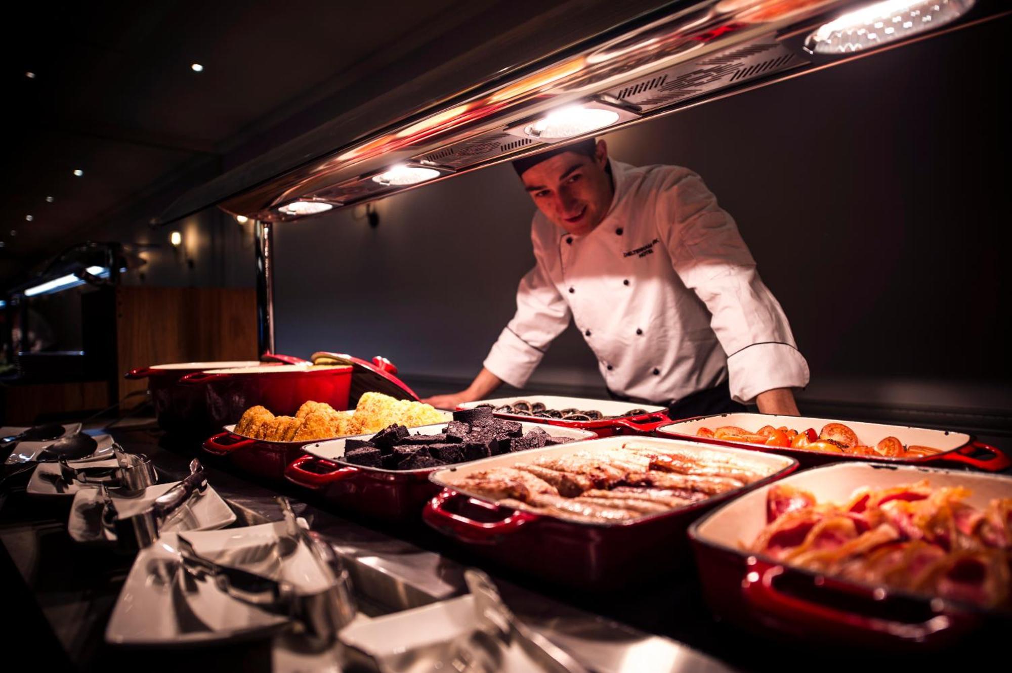 Doubletree By Hilton Cheltenham-Cotswolds Экстерьер фото